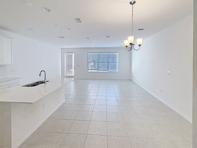 Building Photo - 6328 Goldcoast Ave