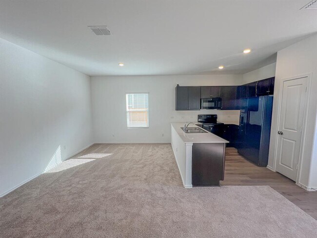 Building Photo - 254 The Bad Wy