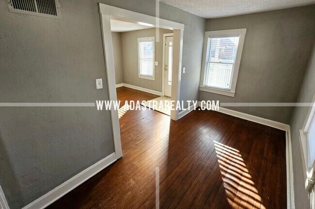 Building Photo - Charming 2 Bedroom Waldo Home-Available in...