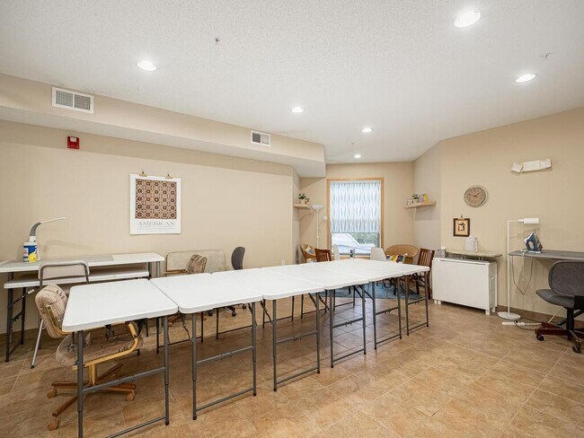 Building Photo - 3600 Wooddale Ave S