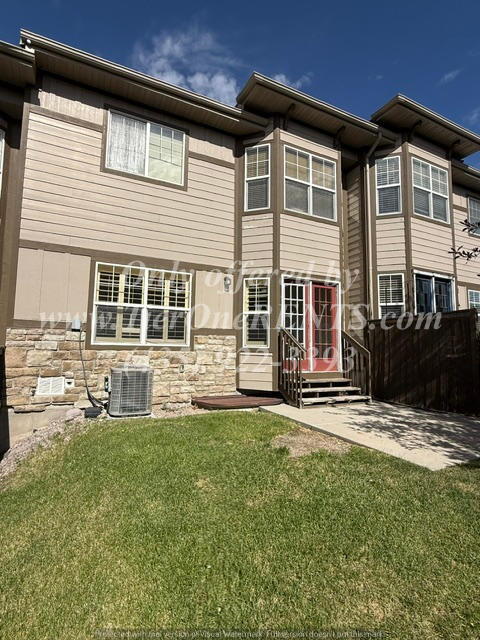 Building Photo - NO DEPOSIT option available for qualified renters!