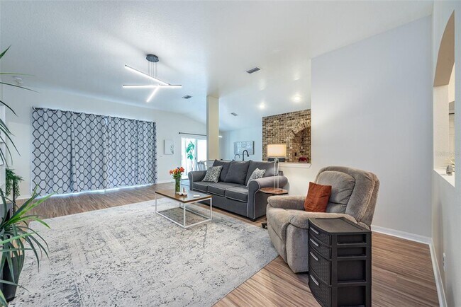 Building Photo - 6650 Thackston Dr