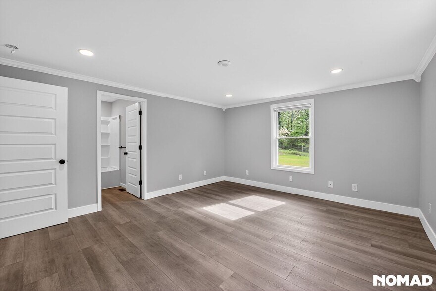 Building Photo - 866 Wellman St