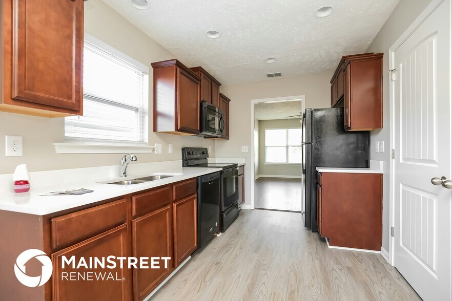 Building Photo - 1124 Shallowbrook Trail S
