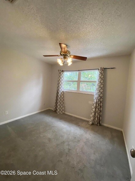 Building Photo - 420 Dove Ln