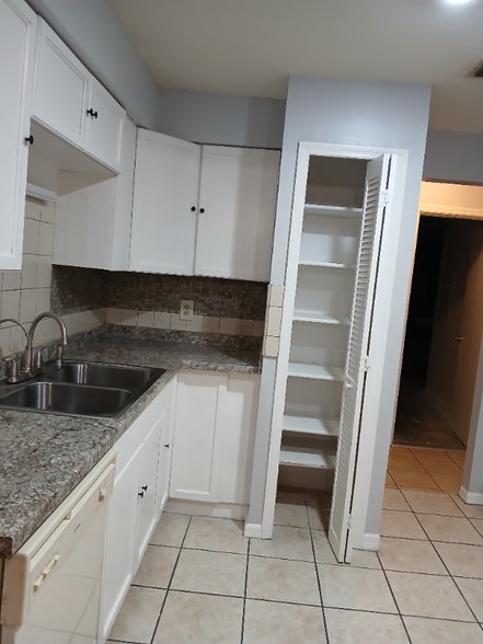 Building Photo - 4816 Miranda Cir