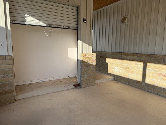 Building Photo - 416 Starlight Vlg Lp