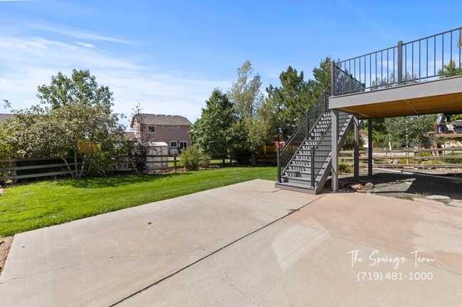 Building Photo - Spacious Ranch-Style 5-Bedroom in The Heig...