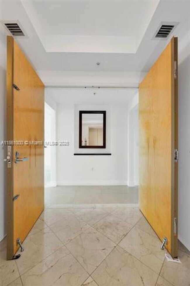 Building Photo - 19400 Turnberry Way
