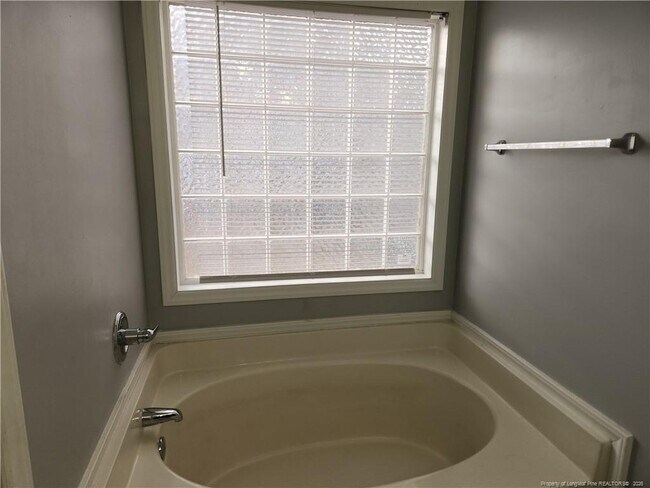 Building Photo - 7720 Redwood Ave