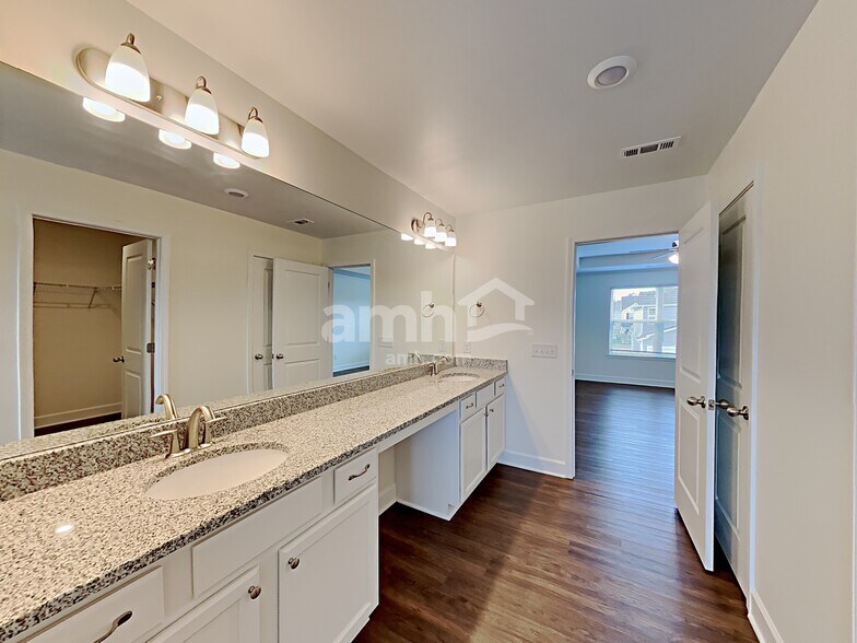 Building Photo - 5254 Lake Maxwell Dr