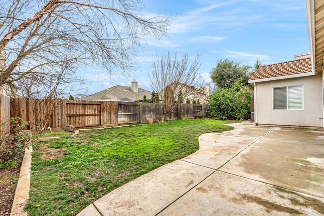 Building Photo - 9713 Toscano Dr