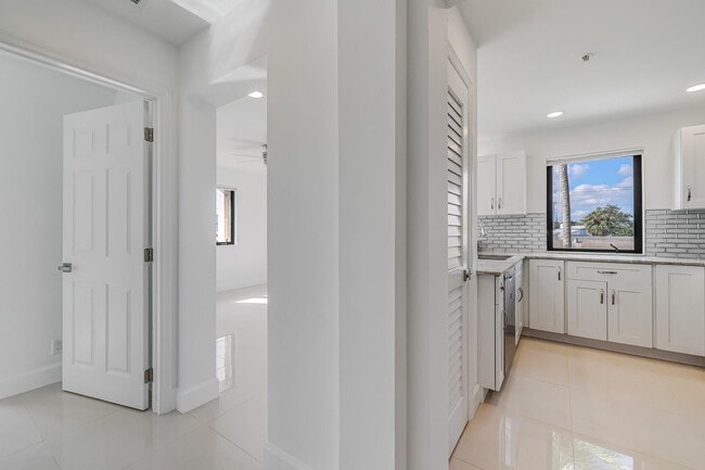 Building Photo - 456 NW 41st St