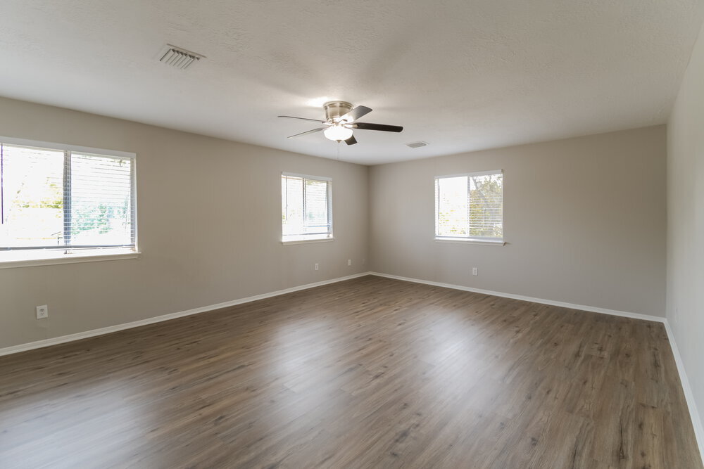 Building Photo - 701 Tanglewood Dr