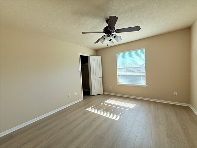 Building Photo - 246 Golden Grain Dr