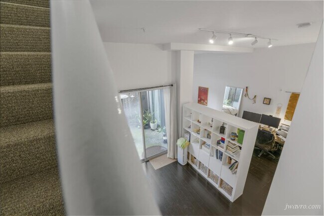 Building Photo - 45 Lucerne St