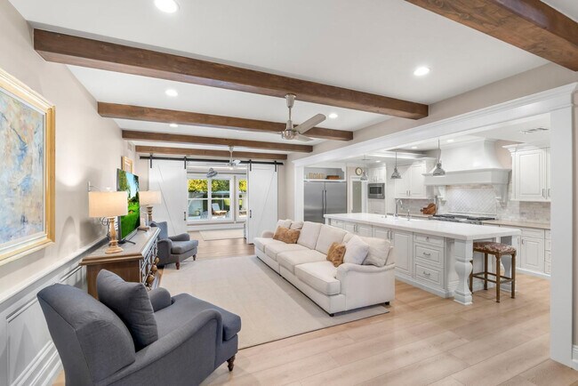 Building Photo - 1832 E Menlo St