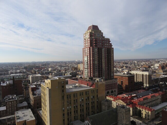 Building Photo - Beautiful High Rise Condo in Washington Sq...