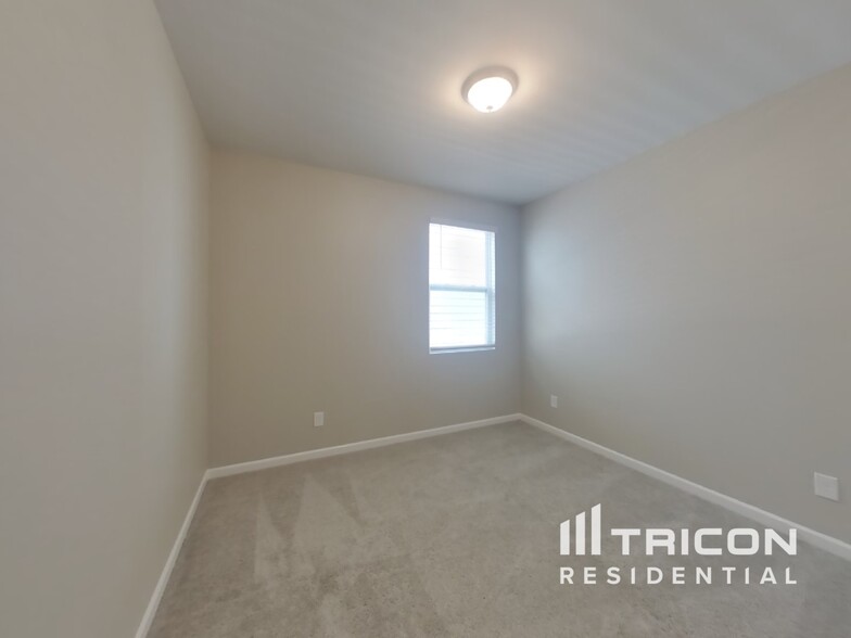 Building Photo - 5351 Owens Ln