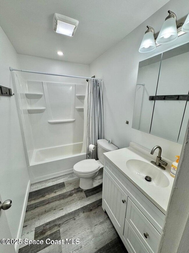 Building Photo - 789 Walnut Dr