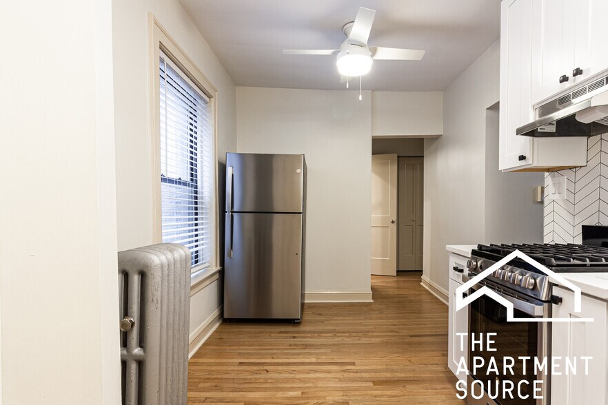 Building Photo - 5941 N Paulina St