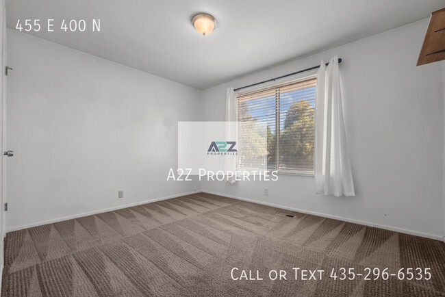 Building Photo - 455 E 400 N