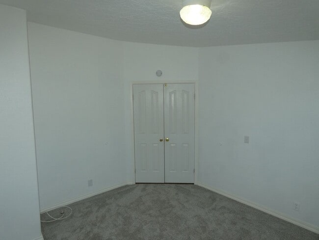 Building Photo - APPLICATION PENDING **Country Living**