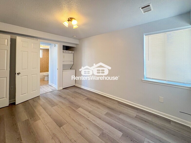 Building Photo - 1540 Valentia St