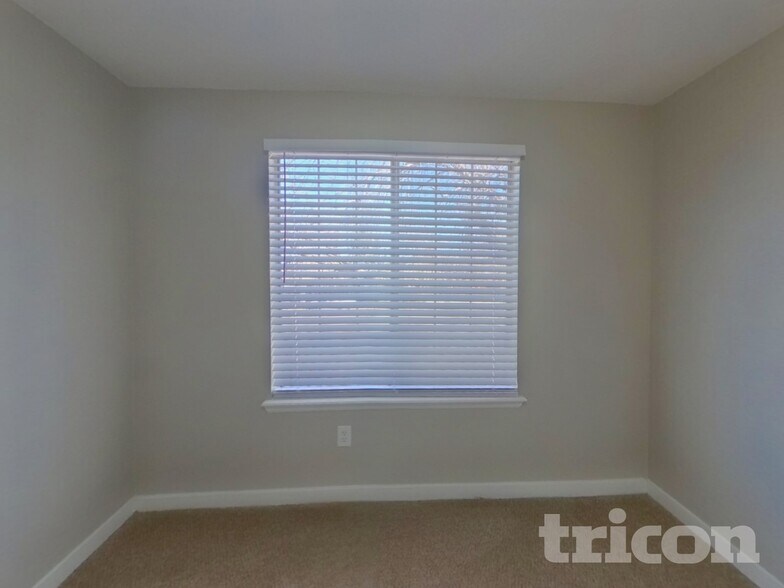 Building Photo - 9227 S Butterwood Ct