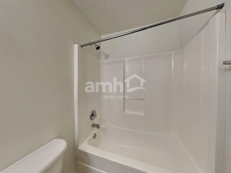 Building Photo - 411 Revis Creek Ct