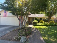 Building Photo - Bennett Valley 3 bedroom 2 bath Home!