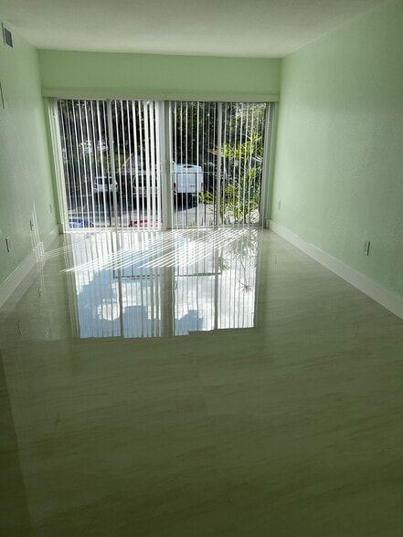 Building Photo - 9300 W Flagler St