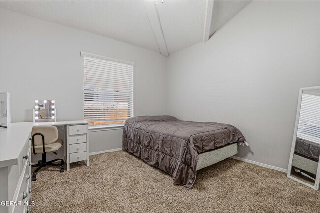 Building Photo - 3828 Tierra Aurora Dr