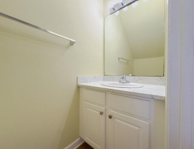 Building Photo - 3025 Oxwell Dr NW