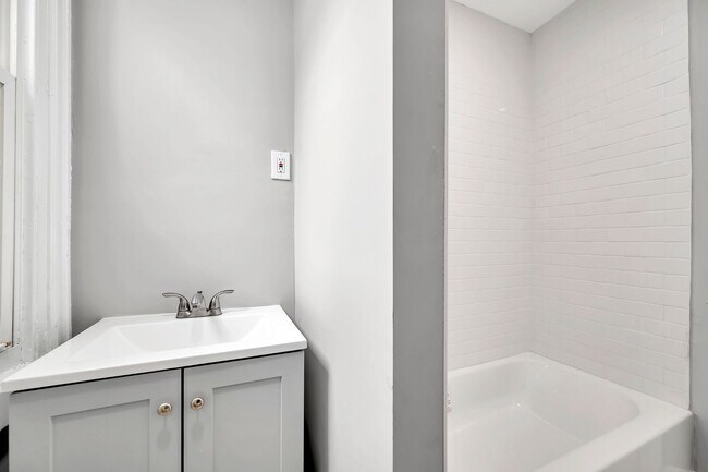 Building Photo - 21 Adella Ave