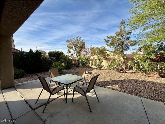 Building Photo - 534 Carmel Mesa Dr