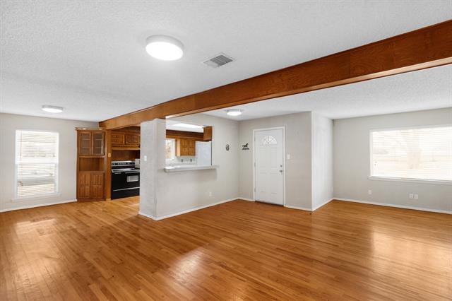 Building Photo - 2100 S Westmoreland Rd