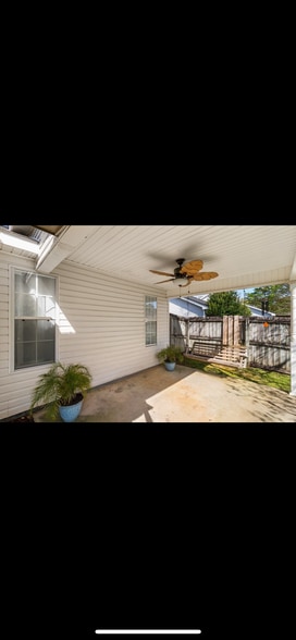 Building Photo - 151 Radford Cir