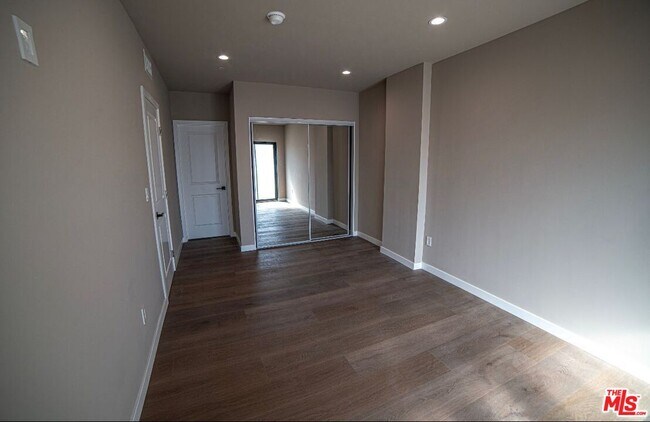 Building Photo - 9900 Laurel Canyon Blvd