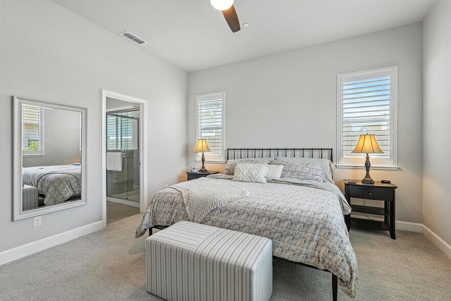 Building Photo - 5049 Cardero Way
