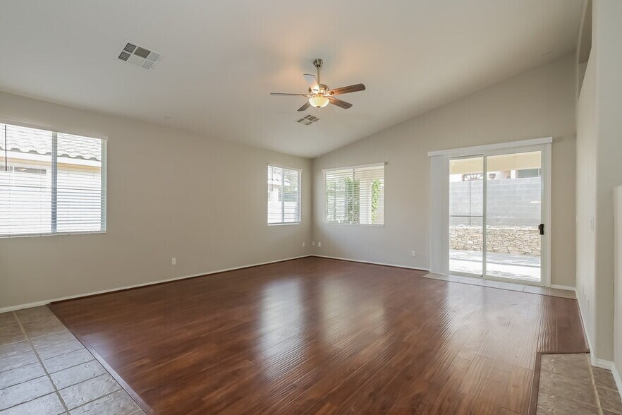 Building Photo - 71 St Johns Wood Ave