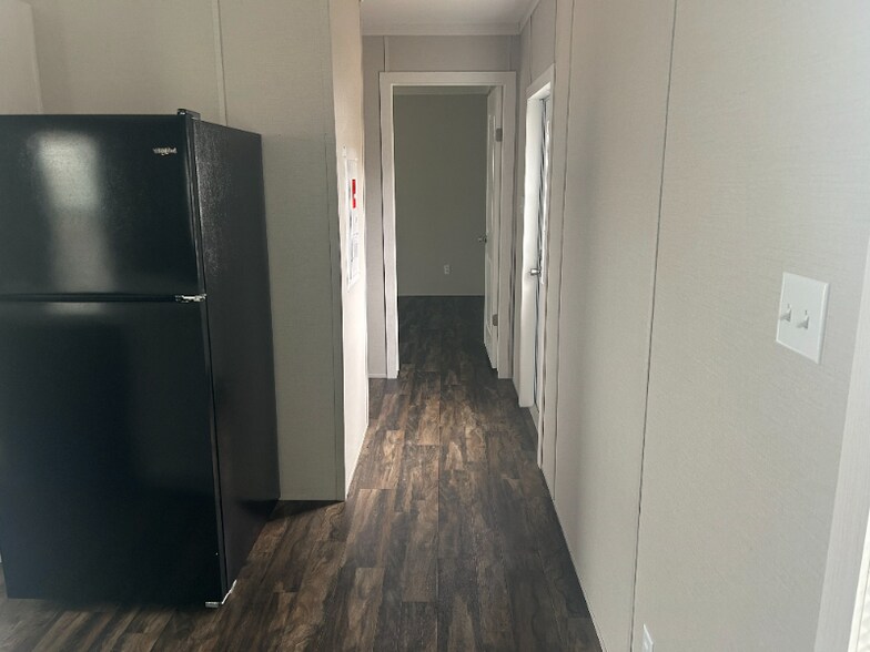 Building Photo - 636 Sweet Pea Ln