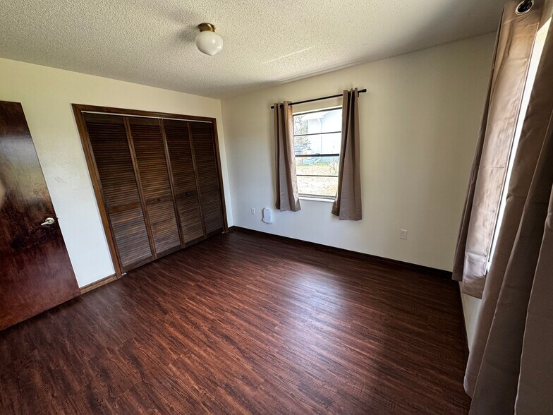 Building Photo - 1065 Altoona Ave