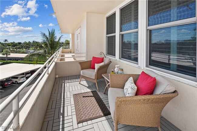 Building Photo - 240 Seaview Ct