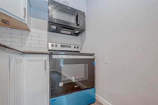Building Photo - 7422 Avenue I