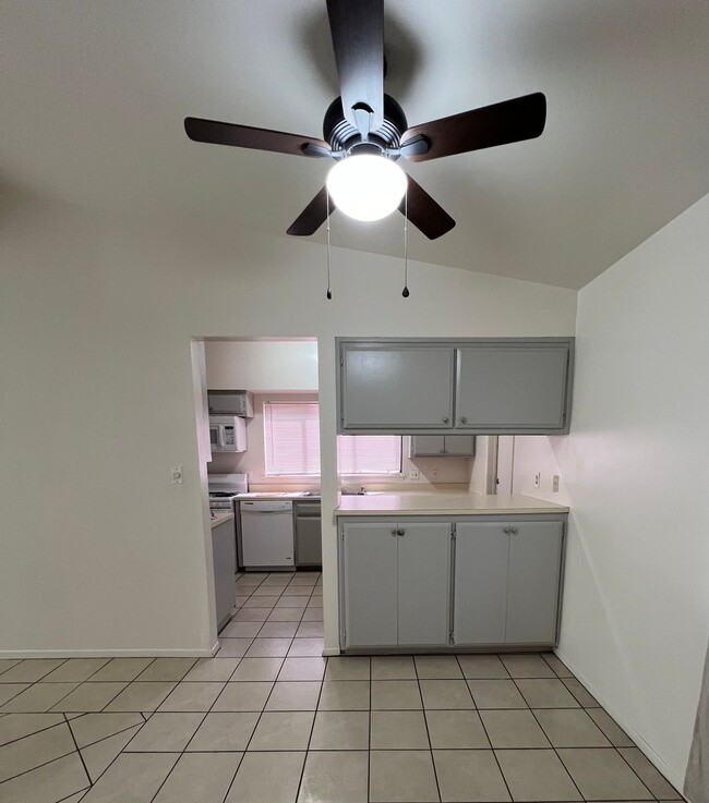 Building Photo - (APPLICATION PENDING) West Lancaster Home