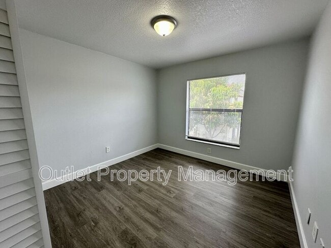 Building Photo - 6291 Arlington Ct