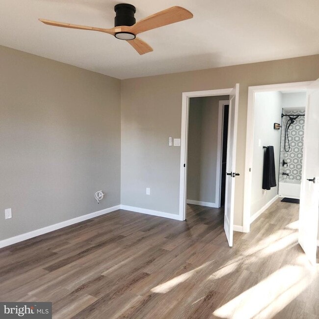 Building Photo - 16 Pickwick Pl