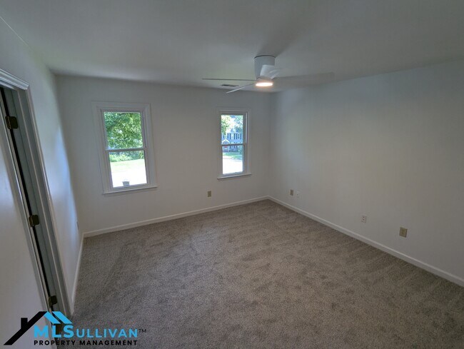 Building Photo - 5408 Ravenswood Pl