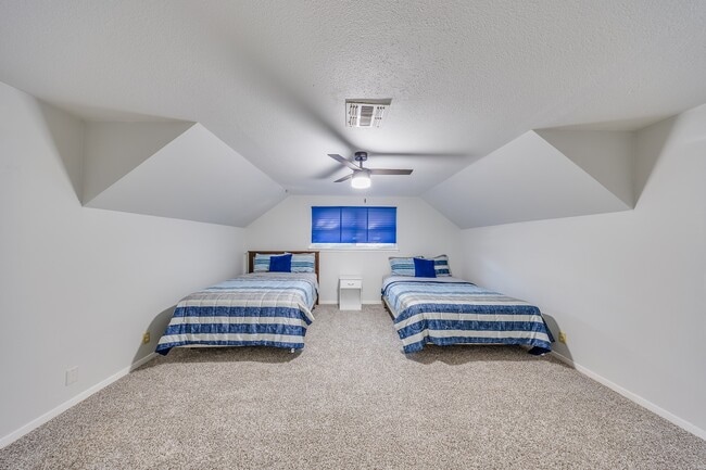 Building Photo - 2519 Lazy Lake Dr